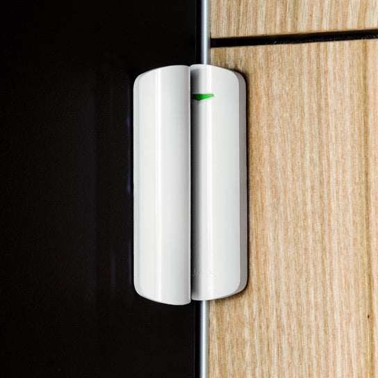 Ajax DoorProtect: Cảm Biến Mở Cửa Không Dây Ajax