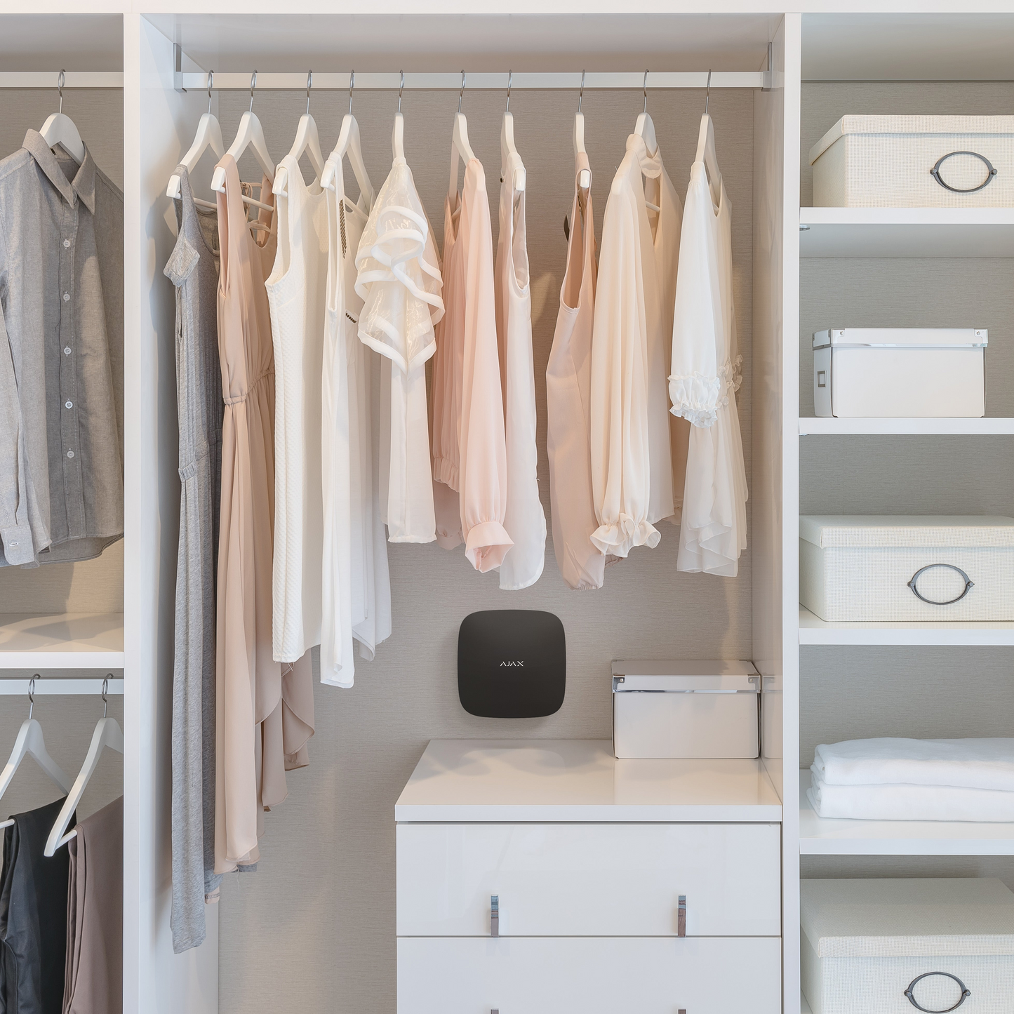 Ajax Hub 4G: Bộ Xử Lý Trung Tâm Ajax