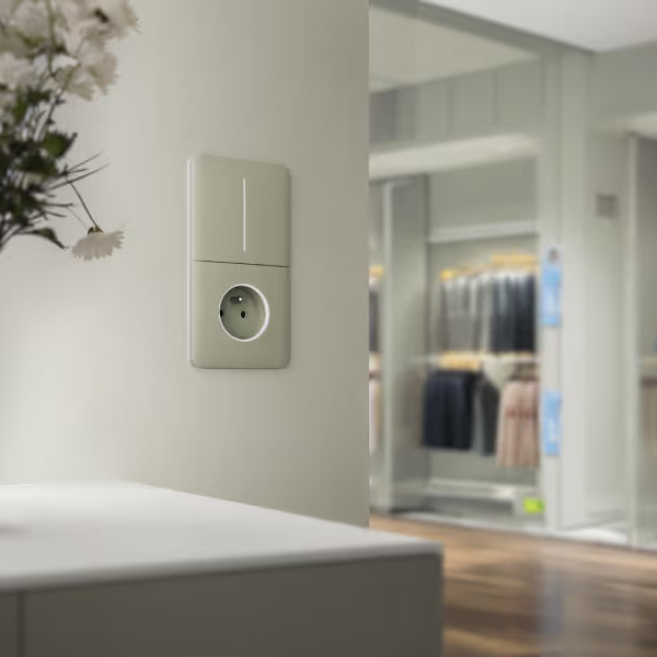 Ajax OutletCover (Basic) [type E]: Vỏ ổ cắm điện (cơ bản) [loại E] có tiếp đất